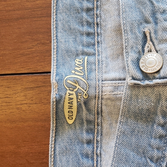 NWT Women's Old Navy The Diva Distressed Shorts - Picture 5 of 6